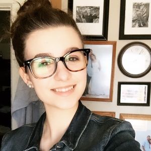 Meet your Posher, Corrine